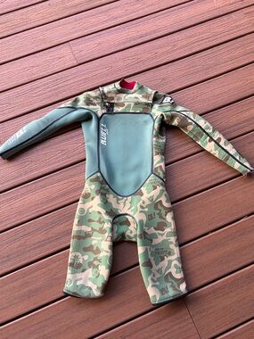 Buell spring wetsuit kids size J12